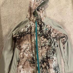 Cabela’s Women's Camouflage Jacket